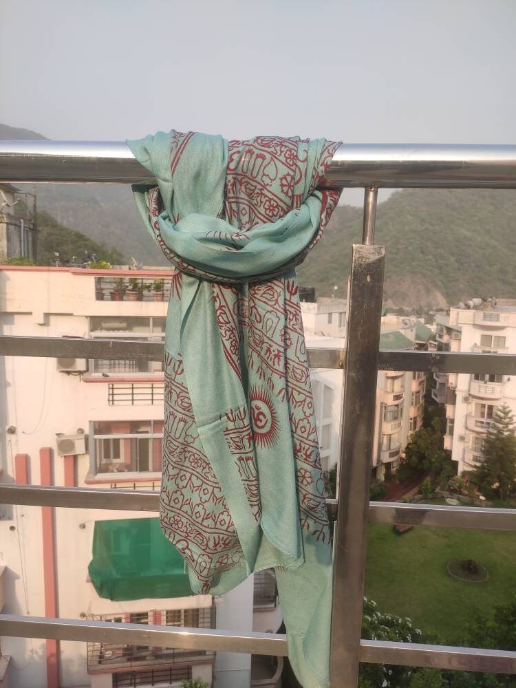 Sarong -Pareo , Om yoga shawl , indian mantra print